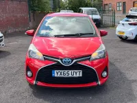 Used Toyota Yaris 101 HP (74 kW) 2015 Red Hatchback