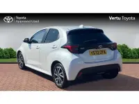 Used Toyota Yaris Hybrid Design 113 HP (83 kW) 2023 White Hatchback