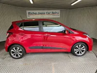 Used Hyundai i10 Premium SE 87 HP (63 kW) 2017 Red Hatchback