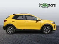 Used Kia Stonic 99 HP (72 kW) 2022 Yellow SUV