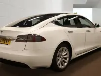 Used Tesla Model S 241 kW (328 HP) 2019 White Hatchback