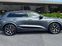 Begagnad Audi Q6 e-tron Advanced 284 kW (387 HK) 2025 Grå SUV