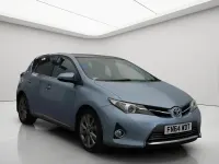 Used Toyota Auris Hybrid 136 HP (100 kW) 2014 Blue Hatchback