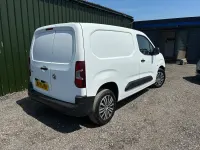 Used Vauxhall Combo 100 HP (73 kW) 2021 White MPV