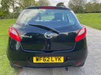 Używany Mazda 2 75 KM (55 kW) 2012 Czarny Hatchback