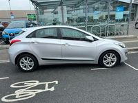 used Hyundai i30 1.6 CRDi Style Nav Hatchback 5dr Diesel Auto Euro 5 (110 ps)