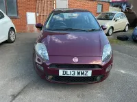 Używany Fiat Punto Easy 77 KM (56 kW) 2013 Czerwony Hatchback