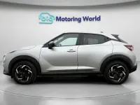 Usado Nissan Juke N-Connecta 114 HP (83 kW) 2023 Prateado SUV