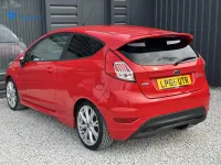 Used Ford Fiesta Zetec 125 HP (91 kW) 2016 Red Hatchback