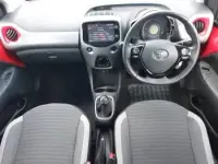 Gebraucht Toyota Aygo X-plore 69 PS (50 kW) 2018 Rot Kleinwagen