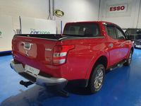 Used Mitsubishi L200 178 HP (130 kW) 2015 Red Pickup