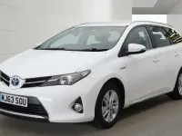 Used Toyota Auris Hybrid 2014 White Estate