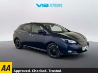 Begagnad Nissan Leaf N-Connecta 110 kW (150 HK) 2023 Blå Halvkombi