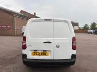 Used Vauxhall Combo 100 HP (73 kW) 2021 White MPV