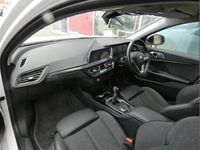 Used BMW 118 Sport Line 138 HP (101 kW) 2019 White Hatchback