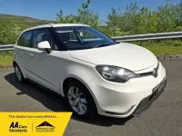 Begagnad MG MG3 2016 Vit Halvkombi