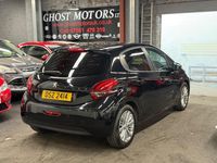 Used Peugeot 208 Signature Sky 82 HP (60 kW) 2019 Black Hatchback