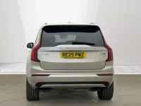 Usado Volvo XC90 Plus 455 CV (334 kW) 2025 Dorado SUV