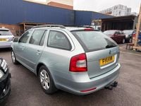 Usado Skoda Octavia Elegance 160 CV (117 kW) 2011 Verde Familiar