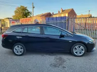 Used Vauxhall Astra 110 HP (80 kW) 2017 Black Estate