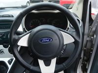 Gebraucht Ford Ka Zetec 69 PS (50 kW) 2015 Silber Kleinwagen