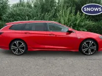 Used Vauxhall Insignia SRi 170 HP (125 kW) 2017 Red Estate