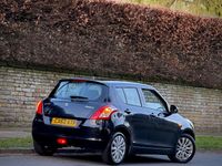 Usado Suzuki Swift SZ3 94 HP (69 kW) 2012 Preto Citadino