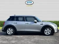 Usado Mini Cooper Classic 136 HP (100 kW) 2024 Prateado Citadino