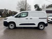 Used Peugeot Partner Premium 100 HP (73 kW) 2024 White MPV