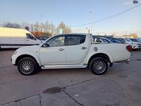 Used Mitsubishi L200 2015 White Pickup