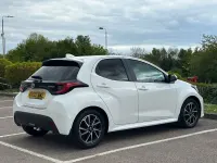 Used Toyota Yaris Hybrid Design 116 HP (85 kW) 2022 White Hatchback