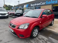 Used Kia Rio 2010 Red Hatchback