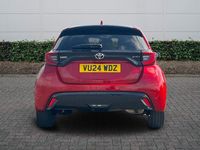 Second-hand Toyota Yaris Hybrid 2024 Roșu Hatchback