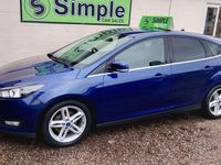 Used Ford Focus Zetec 120 HP (88 kW) 2016 Blue Hatchback