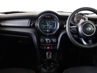 Used Mini Cooper Classic 134 HP (98 kW) 2019 White Hatchback