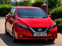Used Nissan Leaf N-Connecta 110 kW (150 HP) 2018 Red Hatchback