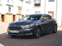 Usado Ford Mondeo Vignale 190 HP (139 kW) 2020 Cinzento Citadino
