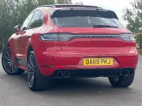 Used Porsche Macan Turbo 430 HP (316 kW) 2019 Carmine red SUV