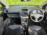 Used Toyota Aygo 67 HP (49 kW) 2010 Black Hatchback