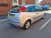 Usado Ford Focus Zetec 2005 Prateado Citadino