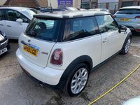 Begagnad Mini Cooper Hatch 2009 Vit Halvkombi