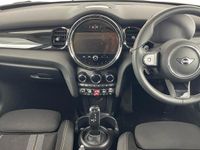Used Mini Cooper S Classic 178 HP (130 kW) 2022 Red Hatchback