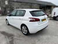 Used Peugeot 308 Active 100 HP (73 kW) 2014 White Hatchback