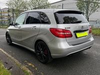 Usado Mercedes B200 136 HP (100 kW) 2014 Prateado Monovolume