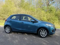 Usado Mazda 2 2011 Azul Citadino
