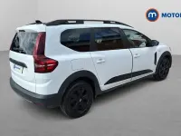 Second-hand Dacia Jogger Extreme 110 CP (80 kW) 2023 Alb Monovolum