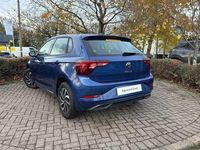 Used VW Polo Life 95 HP (69 kW) 2024 Blue Hatchback