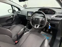 Second-hand Peugeot 208 Active 2016 Negru Hatchback
