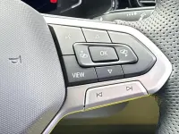 Usado VW T-Roc Black Edition 150 HP (110 kW) 2025 Azul SUV