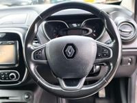 Used Renault Captur Dynamique 90 HP (66 kW) 2017 Grey SUV